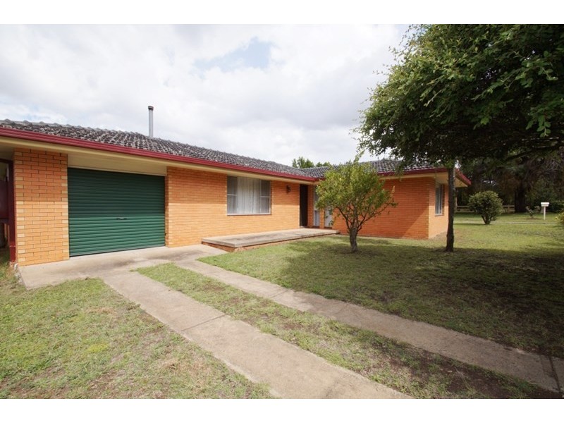 1 Hawthorne Close, Armidale NSW 2350