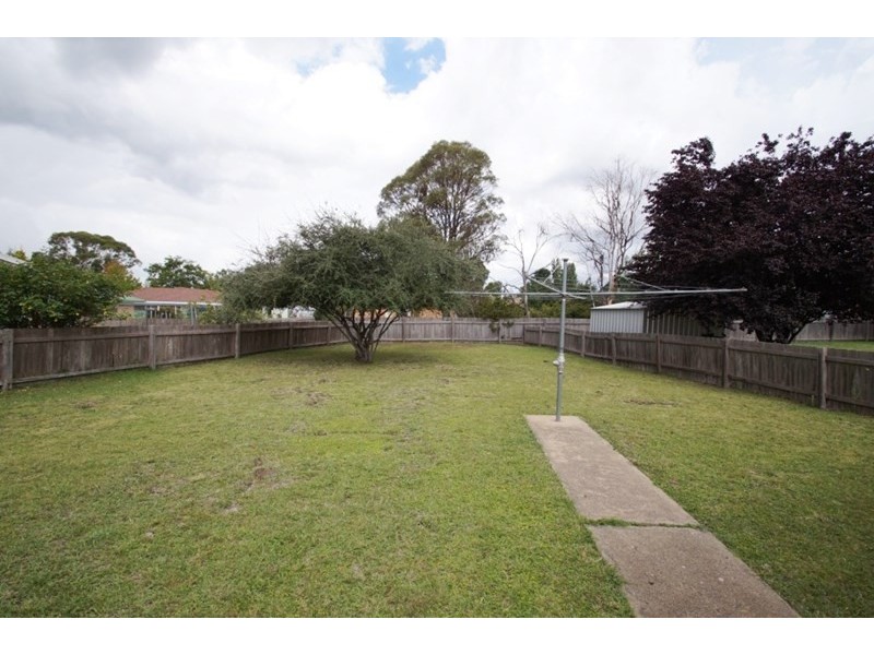 1 Hawthorne Close, Armidale NSW 2350