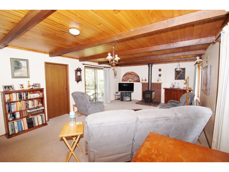 12 Wattle Drive, Armidale NSW 2350