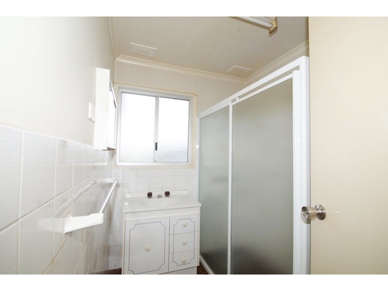 10 Elizabeth Avenue, Uralla NSW 2358