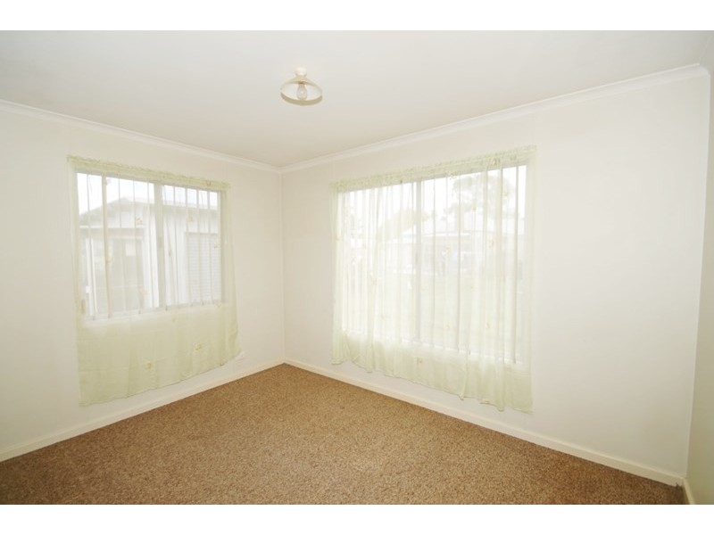 10 Elizabeth Avenue, Uralla NSW 2358