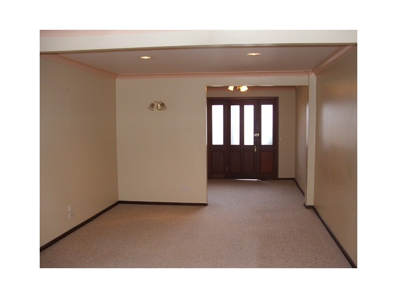 18 Barry Street, Armidale NSW 2350