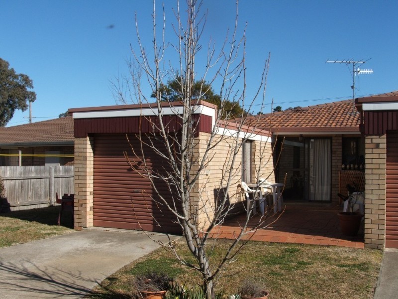 18 Barry Street, Armidale NSW 2350