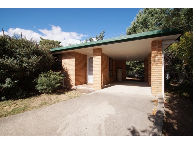 2/21 Verna Close, Armidale NSW 2350