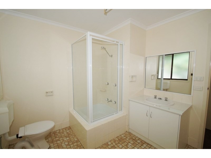 2/21 Verna Close, Armidale NSW 2350