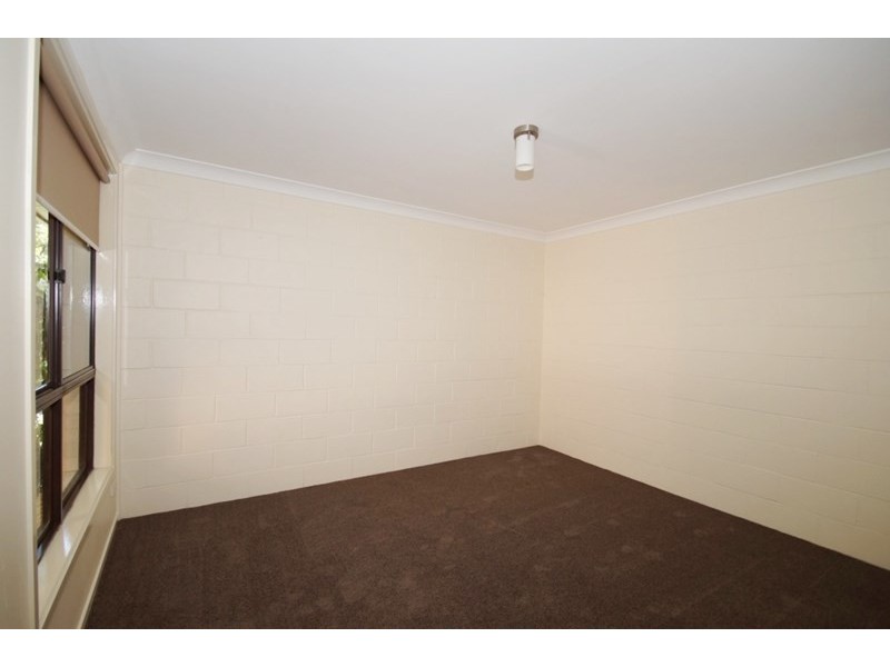 2/21 Verna Close, Armidale NSW 2350