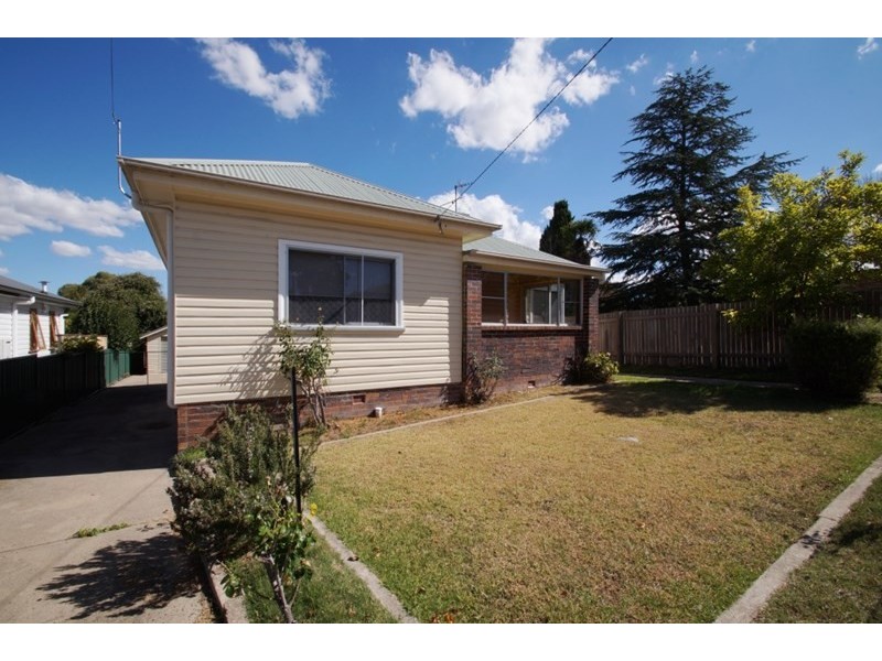 14 Wade Avenue, Armidale NSW 2350