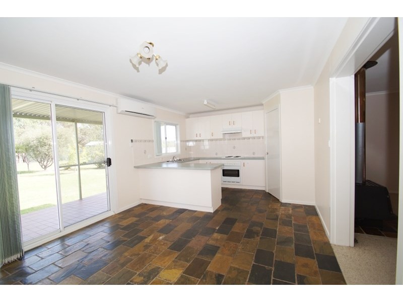 9 Depot Road, Uralla NSW 2358