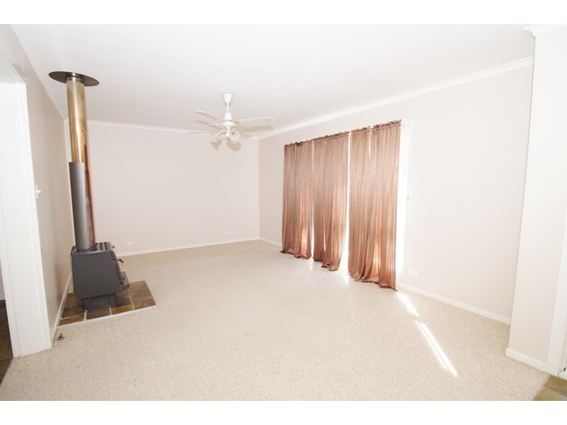 9 Depot Road, Uralla NSW 2358