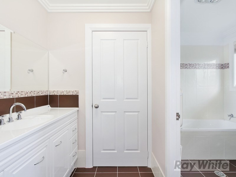 18 McCarthy Crescent, Armidale NSW 2350