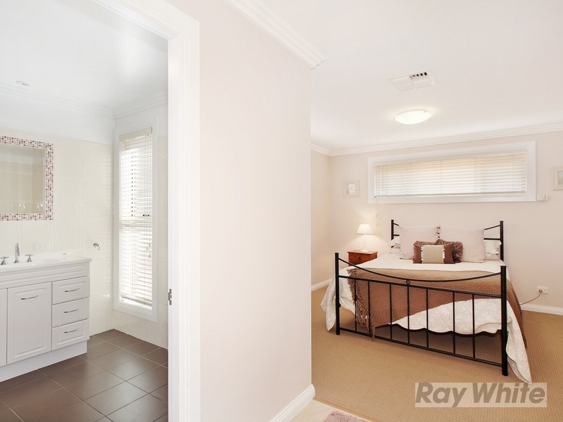 18 McCarthy Crescent, Armidale NSW 2350