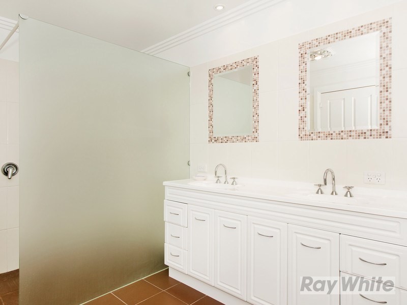 18 McCarthy Crescent, Armidale NSW 2350