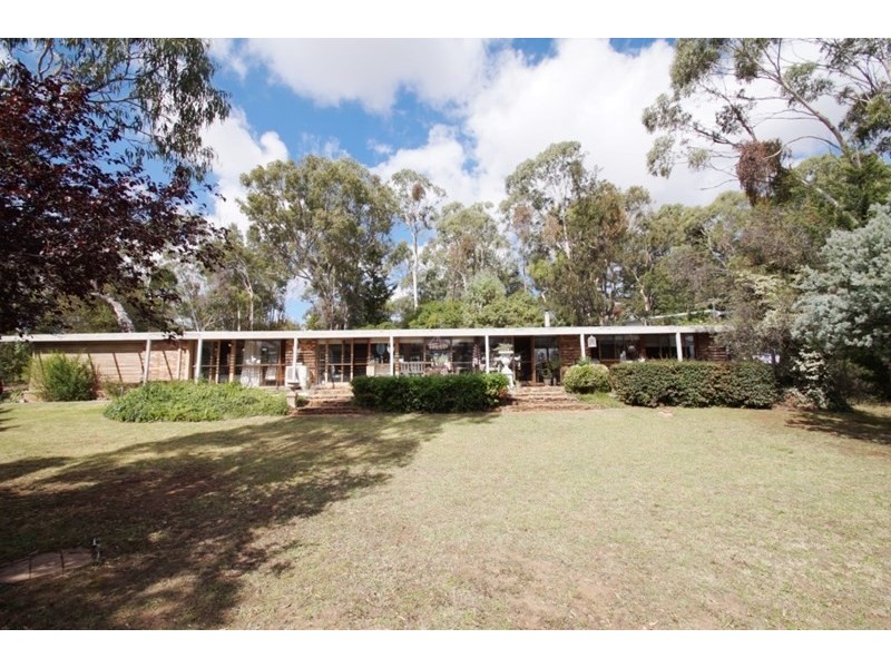 13 Burgess Street, Armidale NSW 2350