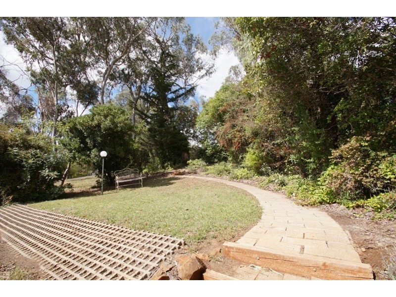 13 Burgess Street, Armidale NSW 2350