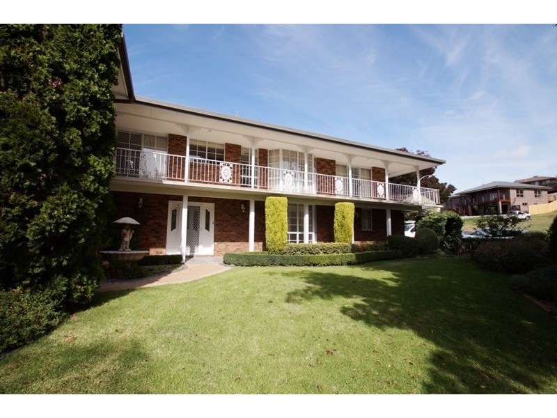 1 Napier Court, Armidale NSW 2350