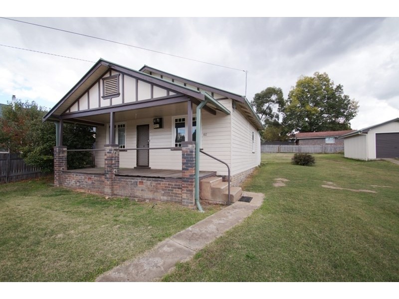 182 Taylor Street, Armidale NSW 2350