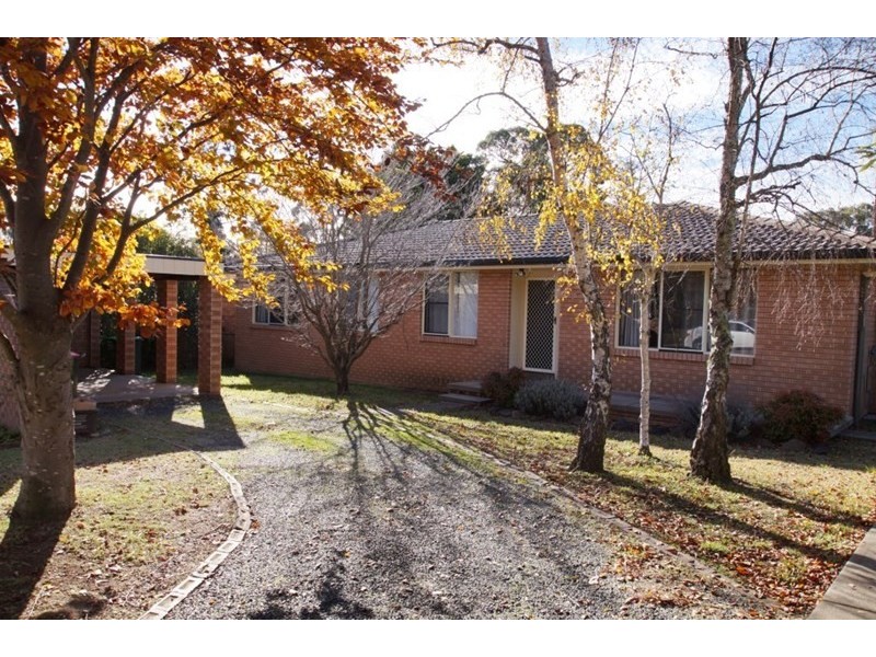 9 Robina Crescent, Armidale NSW 2350