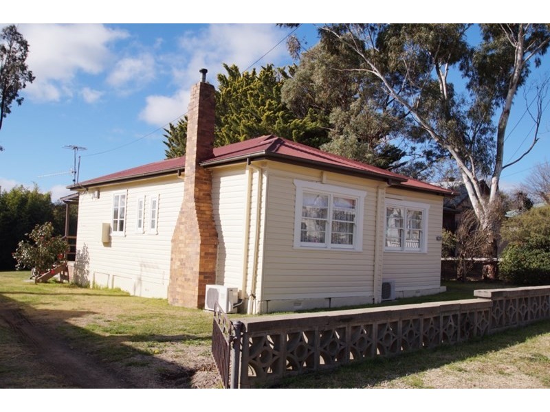 165 Mossman Street, Armidale NSW 2350