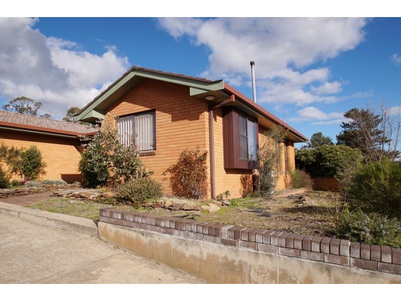 7 Hughes Place, Armidale NSW 2350