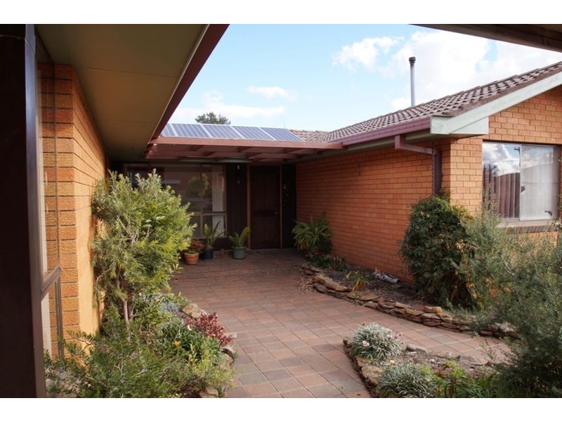 7 Hughes Place, Armidale NSW 2350