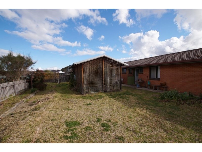 7 Hughes Place, Armidale NSW 2350