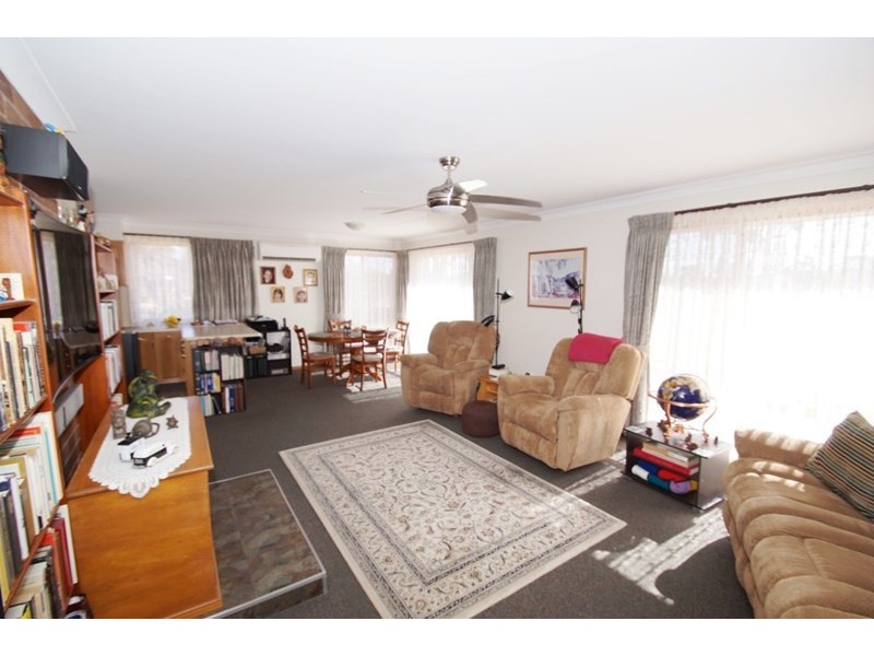 4 Bishop Crescent, Armidale NSW 2350