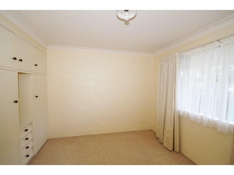 2/2 Kenalmac Avenue, Armidale NSW 2350