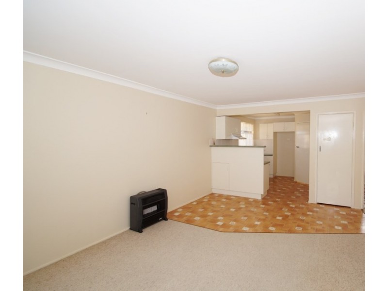 2/2 Kenalmac Avenue, Armidale NSW 2350