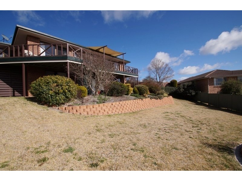 2 Merino Terrace, Armidale NSW 2350