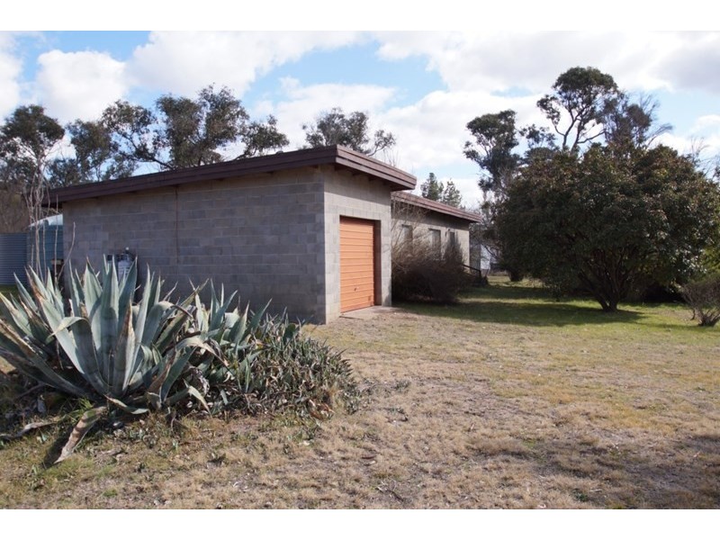 44 McCannas Road, Armidale NSW 2350