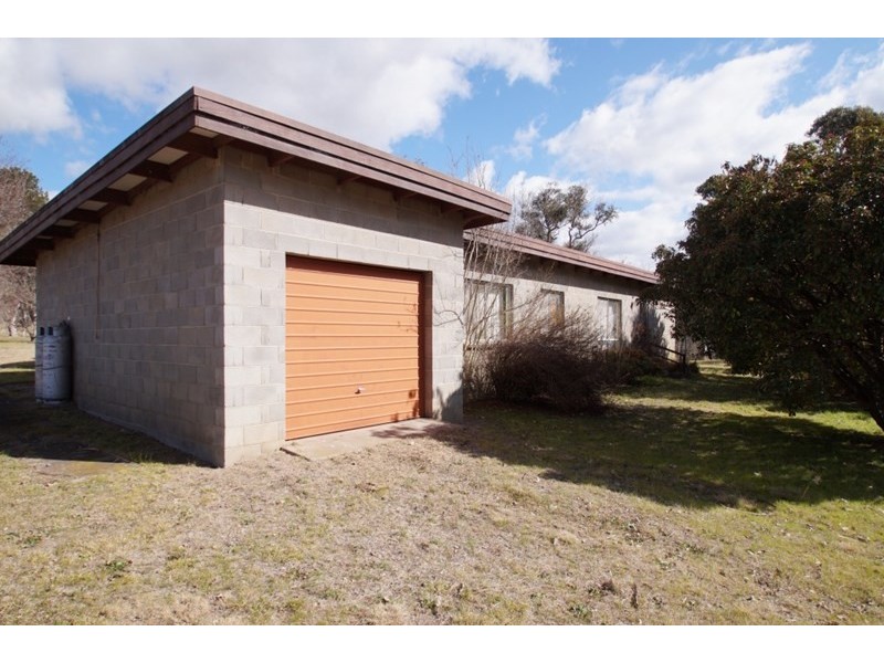 44 McCannas Road, Armidale NSW 2350