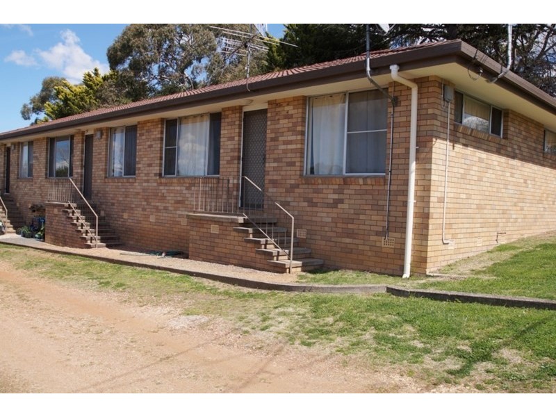 1/12 College Avenue, Armidale NSW 2350