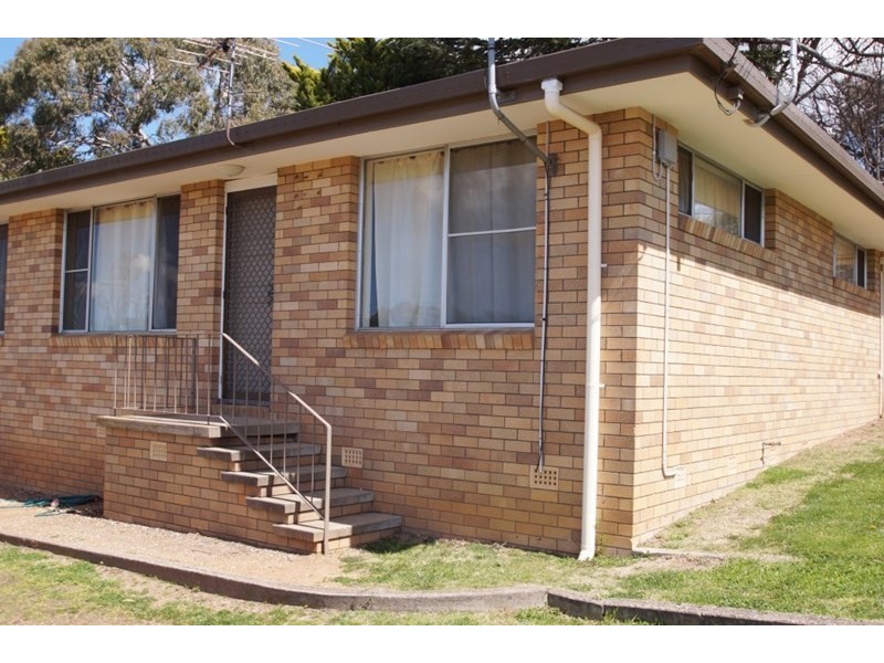 1/12 College Avenue, Armidale NSW 2350