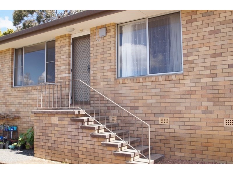 2/12 College Avenue, Armidale NSW 2350