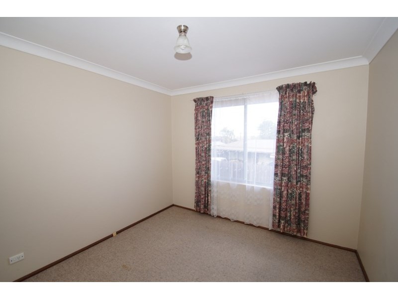 2/12 College Avenue, Armidale NSW 2350
