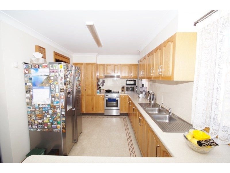 4 Bishop Crescent, Armidale NSW 2350