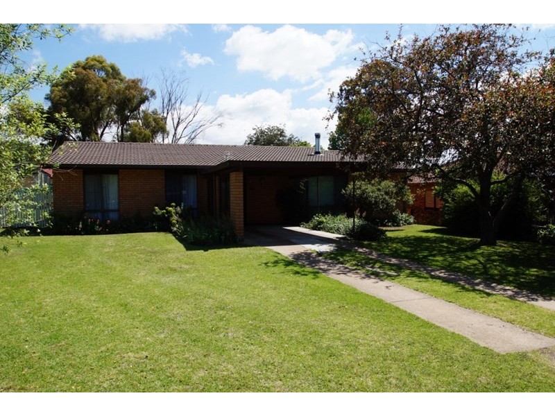 9 Dorothy Avenue, Armidale NSW 2350