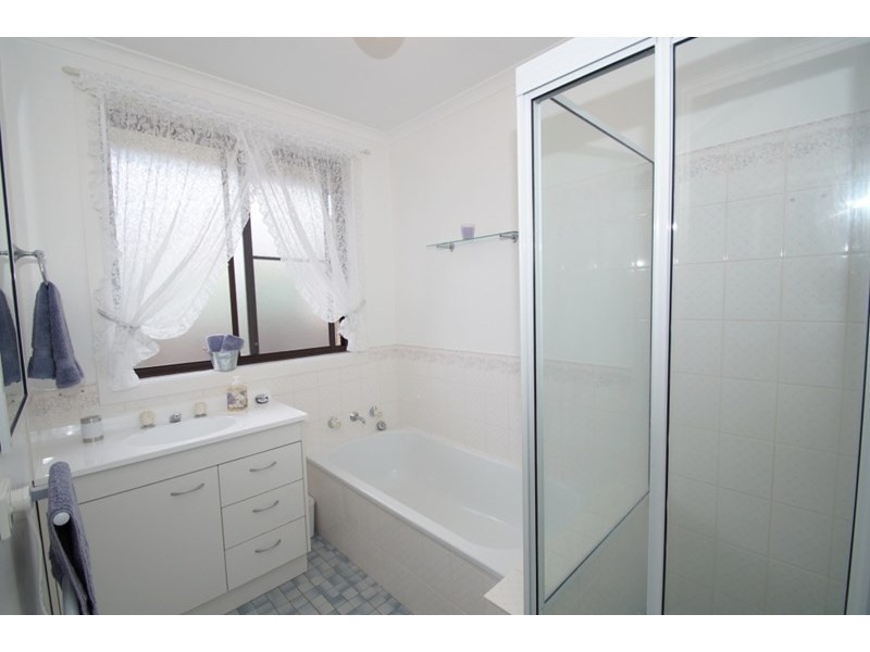 13 Patricia Close, Armidale NSW 2350