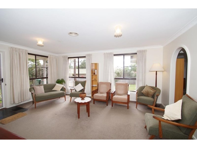 13 Patricia Close, Armidale NSW 2350