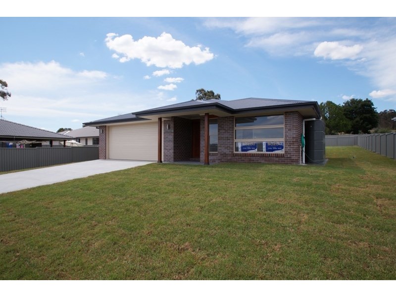 4 Peterson Drive, Armidale NSW 2350