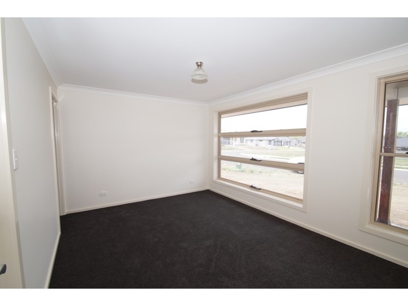 4 Peterson Drive, Armidale NSW 2350
