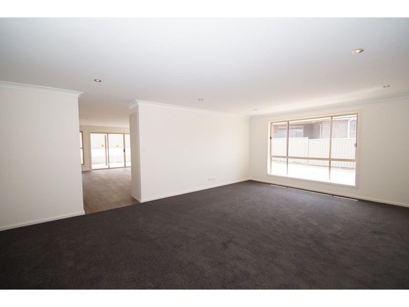 4 Peterson Drive, Armidale NSW 2350