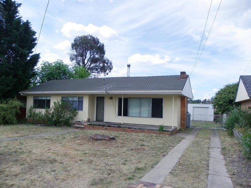 43 Claude Street, Armidale NSW 2350