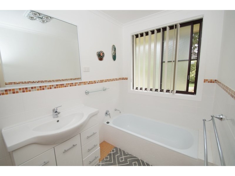 2/11 The Boulevarde, Armidale NSW 2350