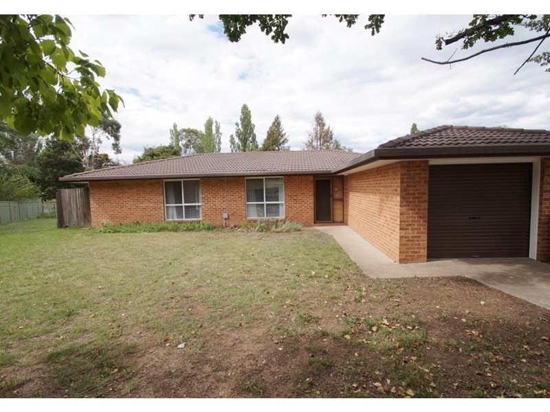 9 Moyes Street, Armidale NSW 2350