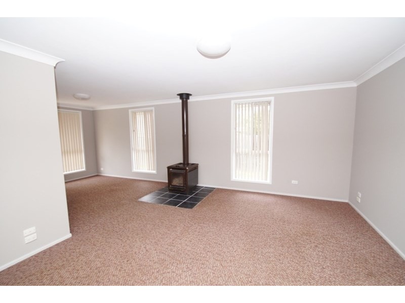 9 Moyes Street, Armidale NSW 2350