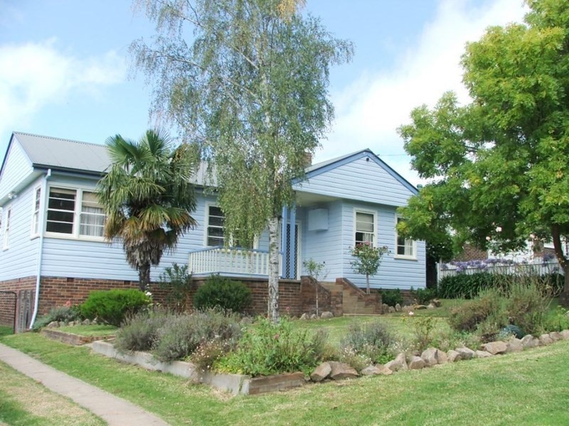 102 Mossman Street, Armidale NSW 2350