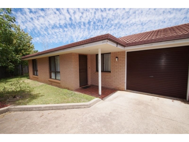 2/15 Sarah Place, Armidale NSW 2350