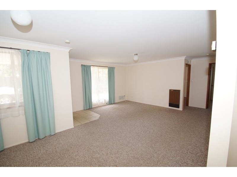 2/15 Sarah Place, Armidale NSW 2350