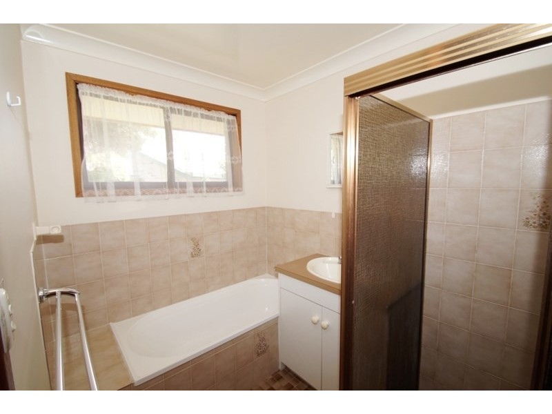 2/15 Sarah Place, Armidale NSW 2350